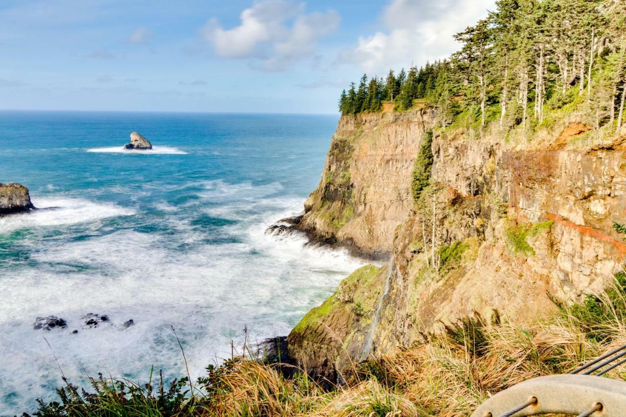 Cape Meares Beach Getaway Bagian luar foto