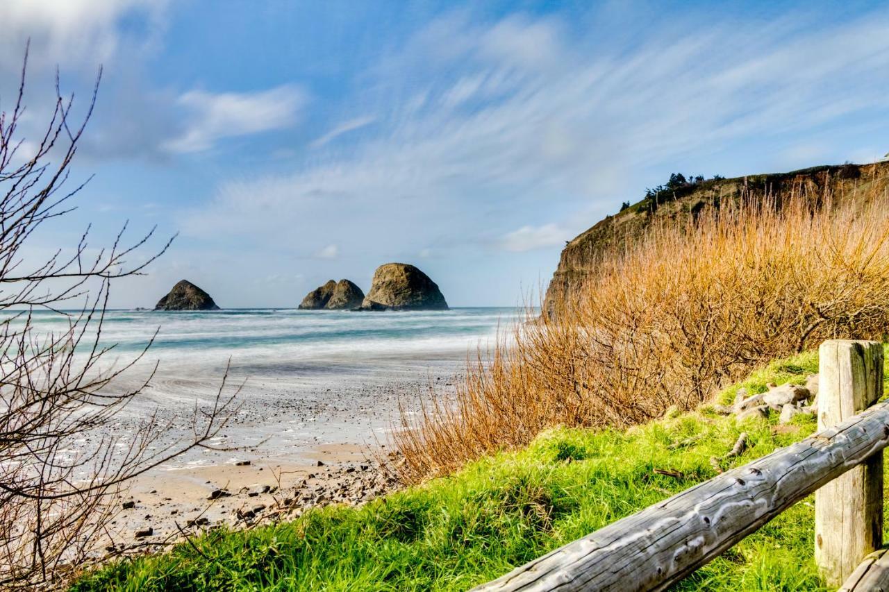Cape Meares Beach Getaway Bagian luar foto